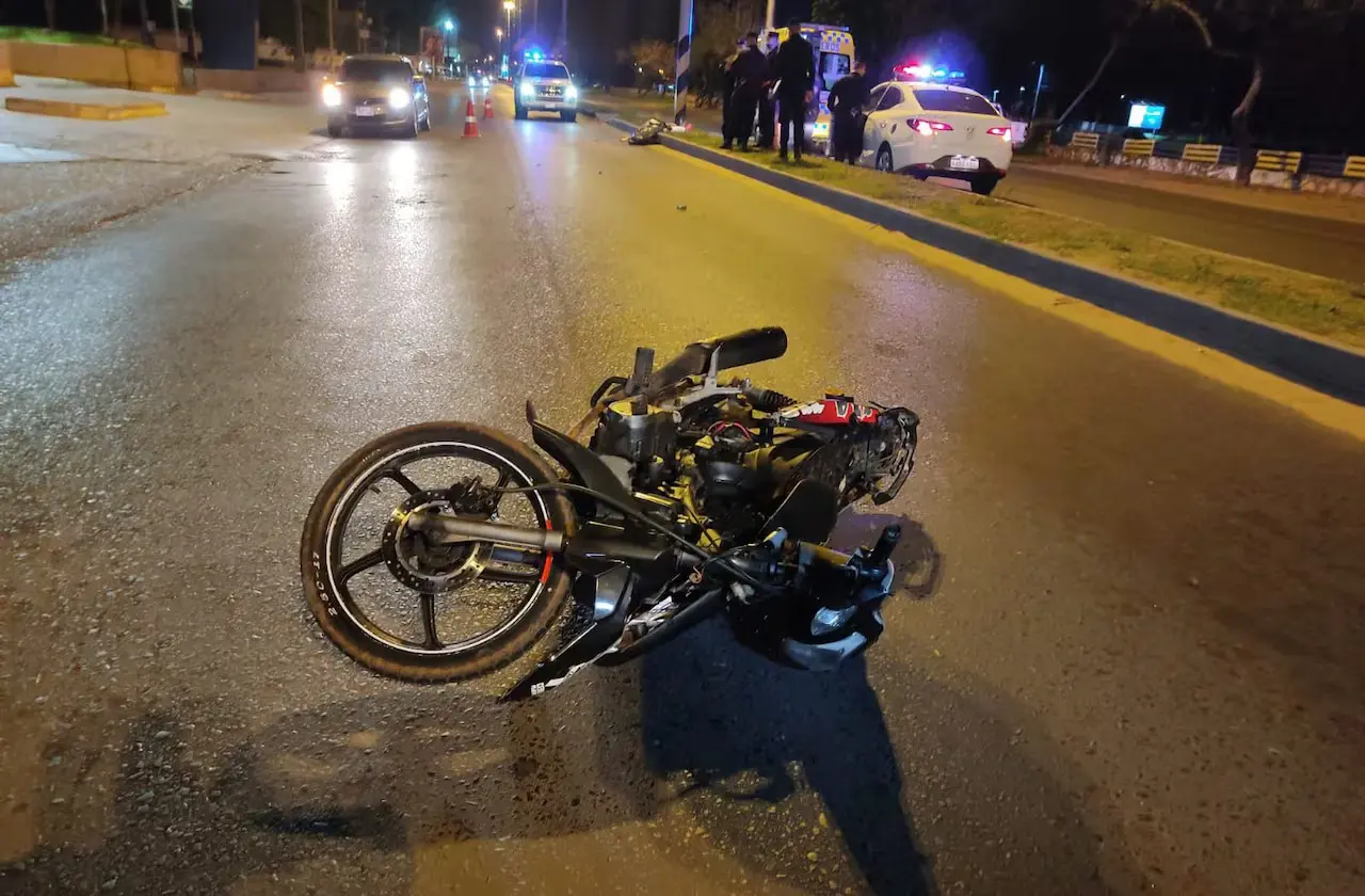 Motociclistas en fuga causan fatal accidente en SMP
