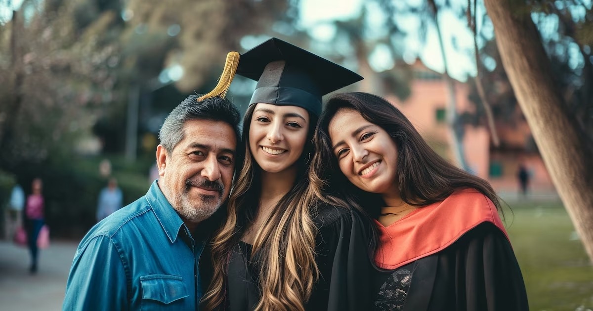 La universidad no es solo para los hijos: ahora beneficia a la familia