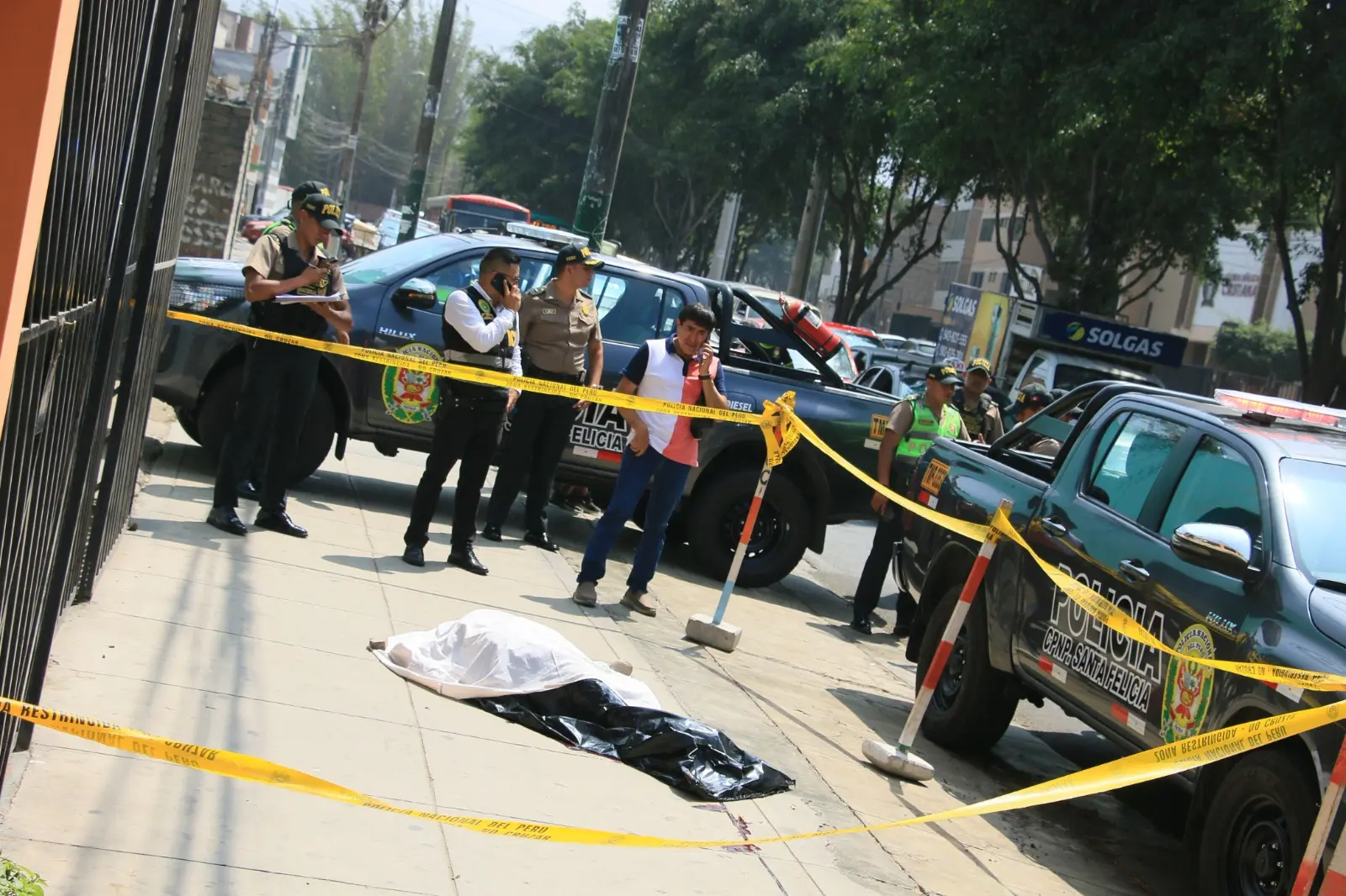 Ate: mujer es degollada a pocos metros de su casa