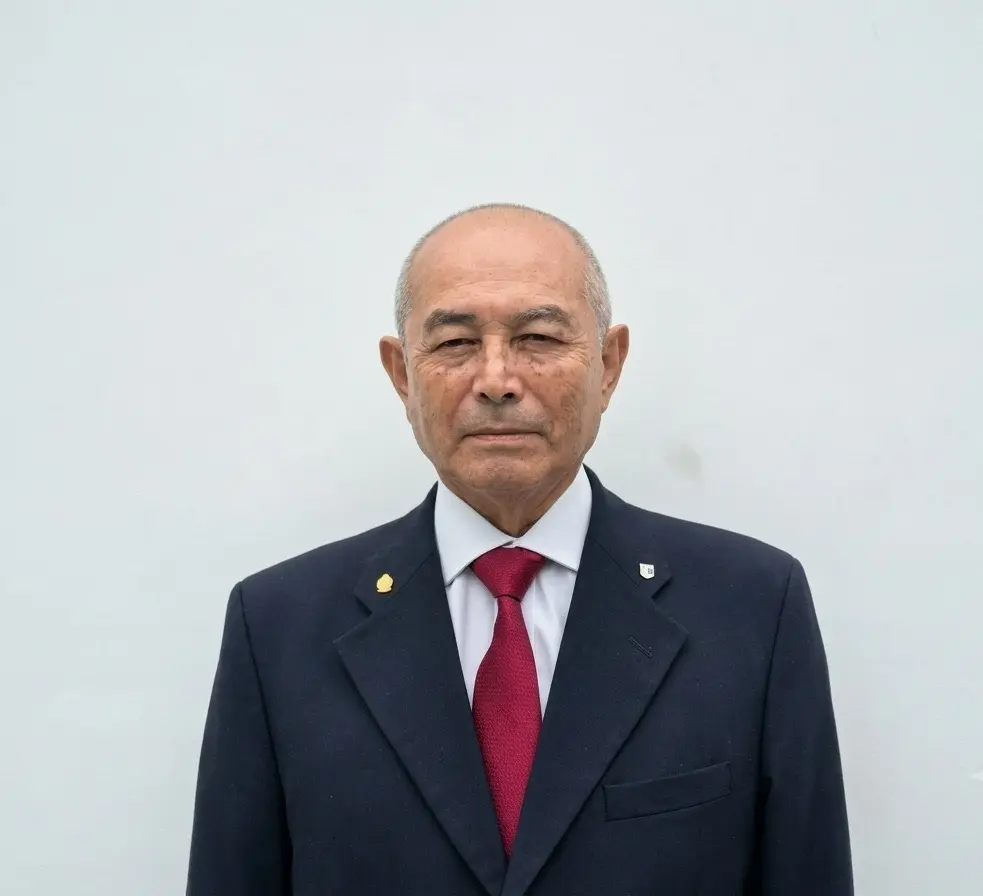 Nuevo gobierno debería subir aguinaldo de policías y FFAA a una remuneración consolidada