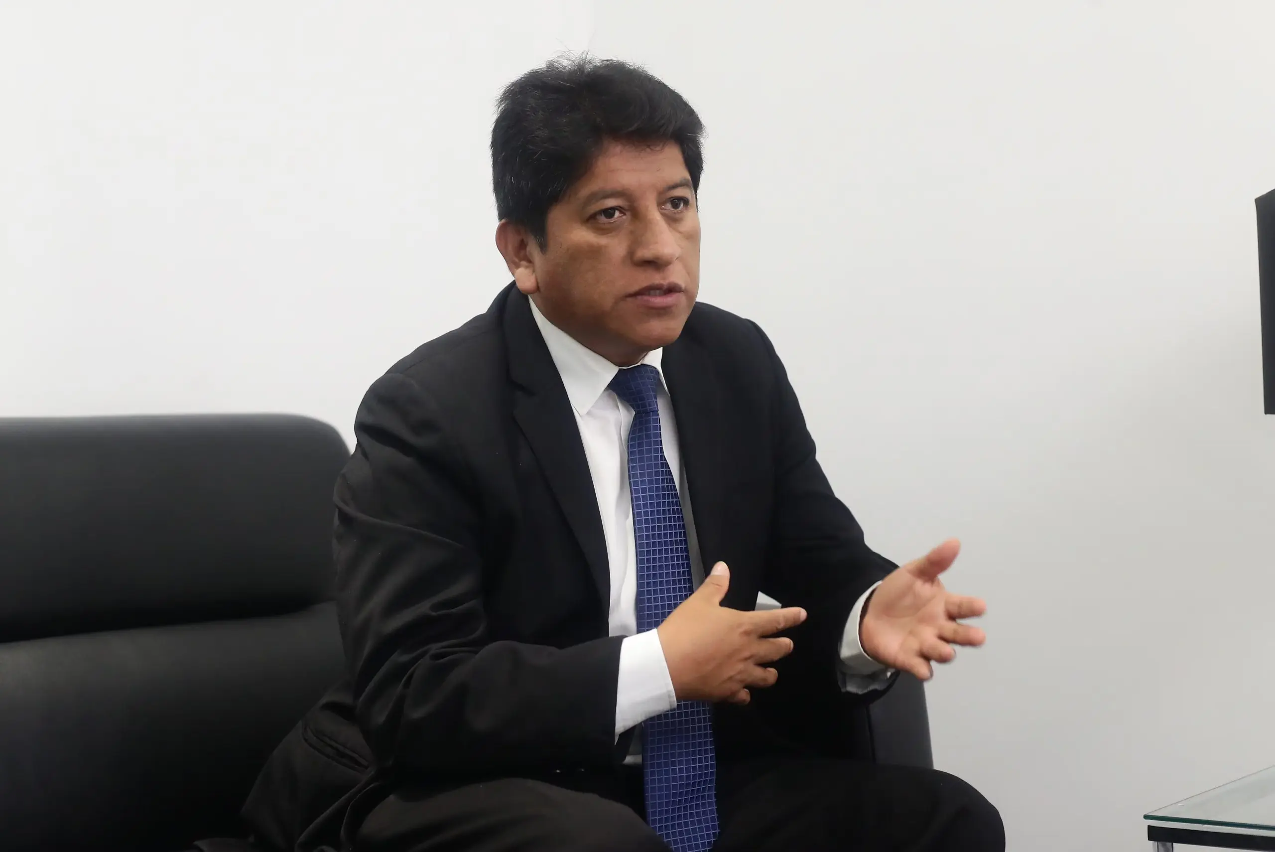 Josué Gutiérrez: “Si Keiko disuelve el Congreso, va a subir 30 puntos de popularidad”