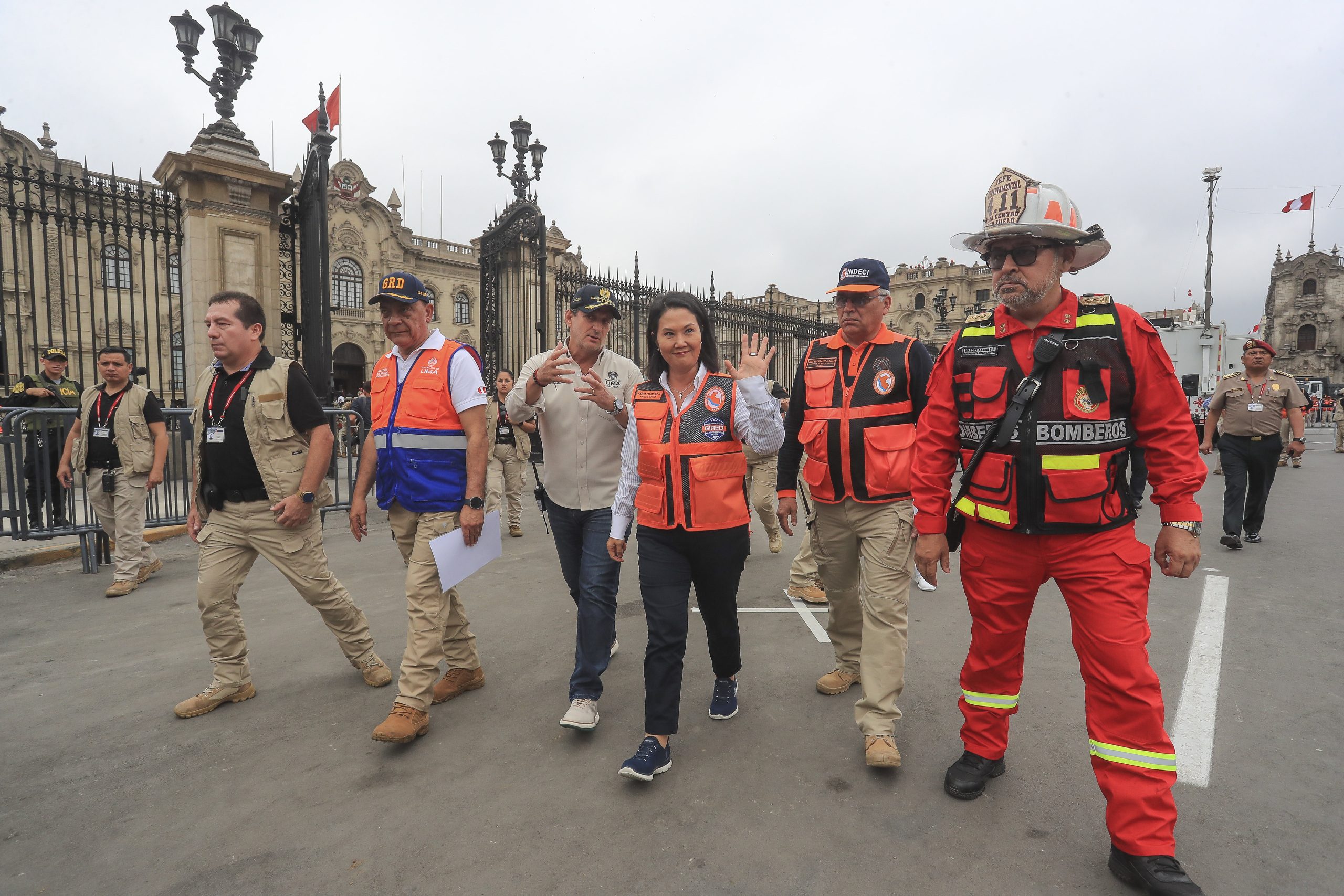 Keiko anuncia subsidio para transportistas ante el alza de combustible