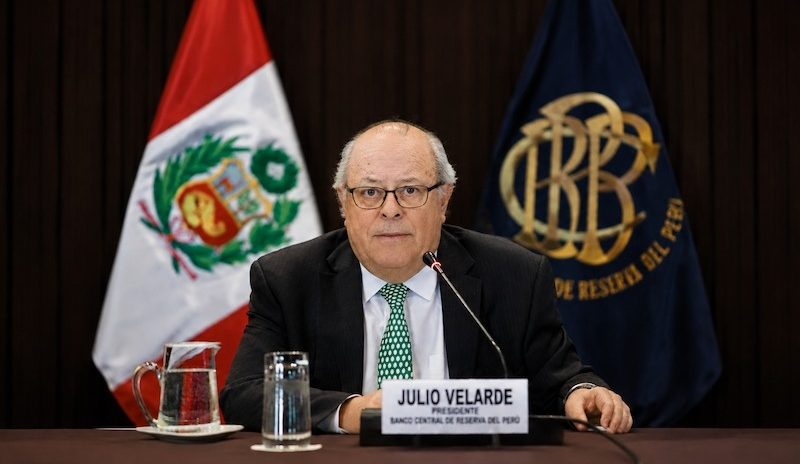Gobierno ratifica a Julio Velarde como presidente del BCRP