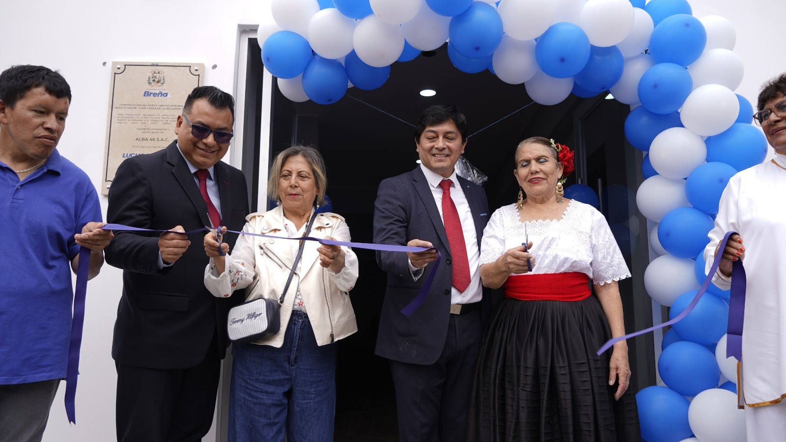 Nuevo comienzo en el día del adulto mayor : Breña inaugura renovada Casa de la Inclusión