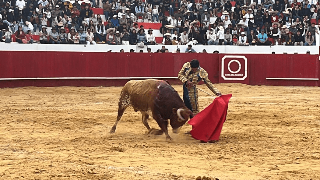 HUAMACHUCO: ENTREGA DE LOS TOREROS ENTRE NOBLEZA Y BRAVURA DE LOS TOROS