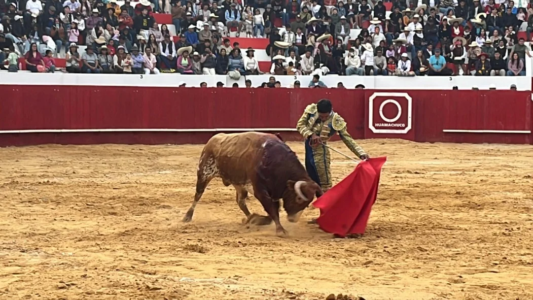 HUAMACHUCO: ENTREGA DE LOS TOREROS ENTRE NOBLEZA Y BRAVURA DE LOS TOROS