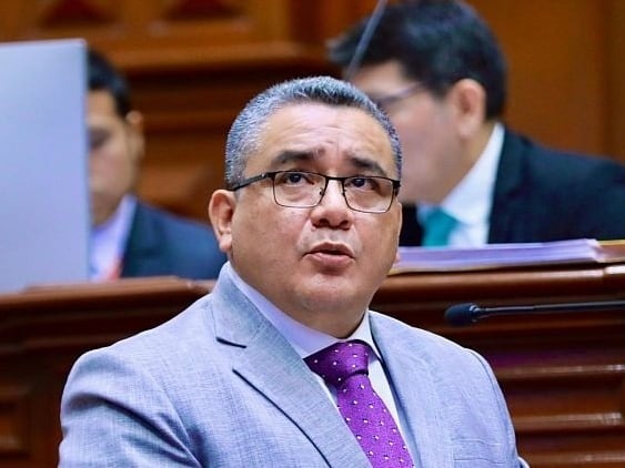 Fiscalía pide 7 años de prisión para exministro Juan José Santiváñez por colusión