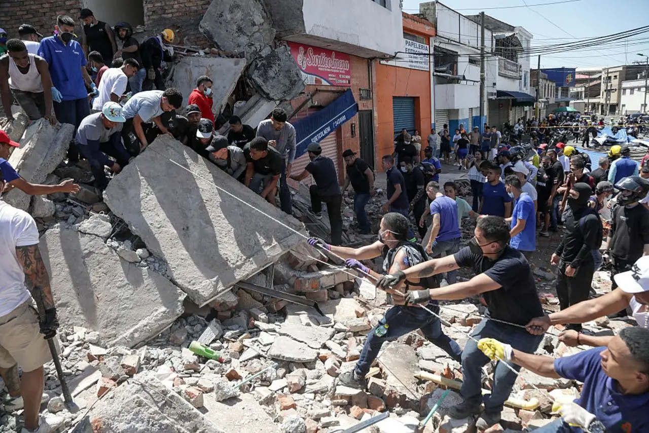 Colombia declara tres días de duelo nacional por víctimas del terremoto