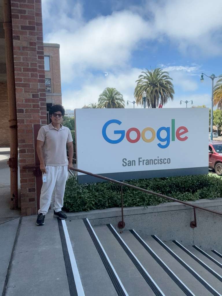 A sus 20 años, Hans  Ibarra es cofundador  de una startup de IA