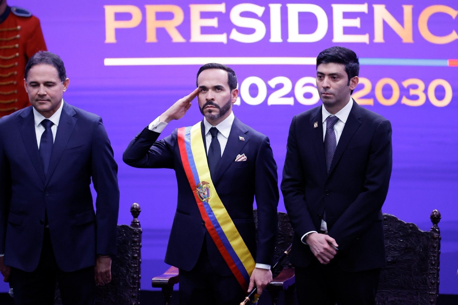 De la Espriella jura como  presidente de Colombia