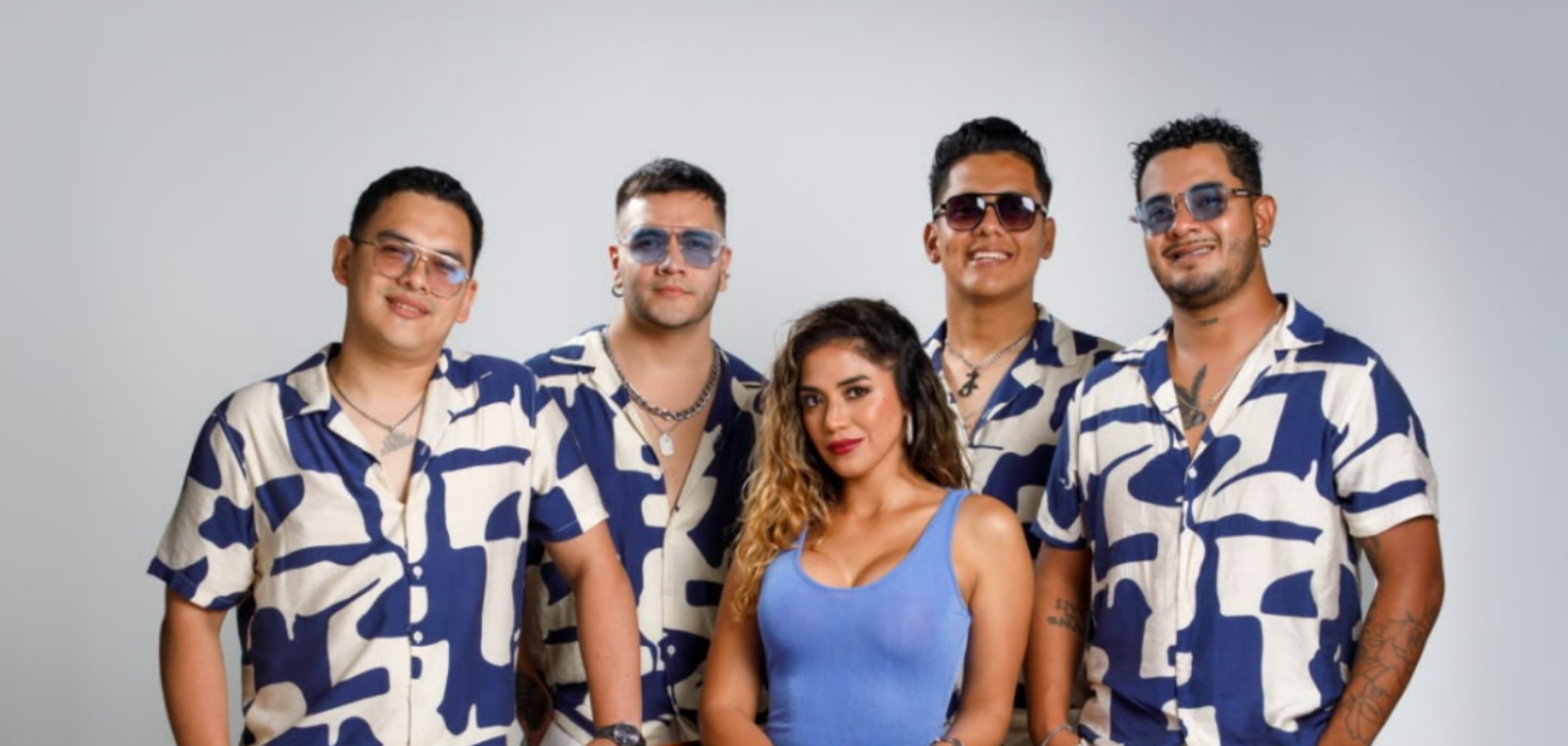 Orquesta Bembé vuelve a apostar por la salsa romántica con “Toda la noche oliendo a ti”