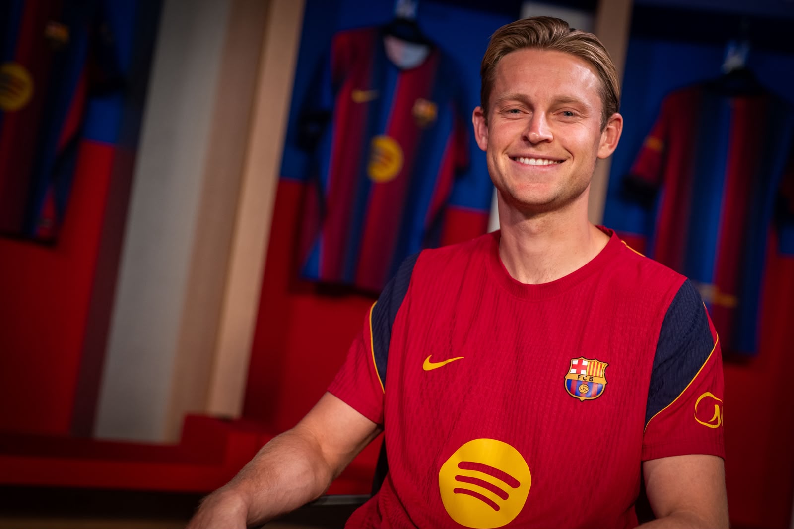 Frenkie de Jong niega conflictos en Barcelona