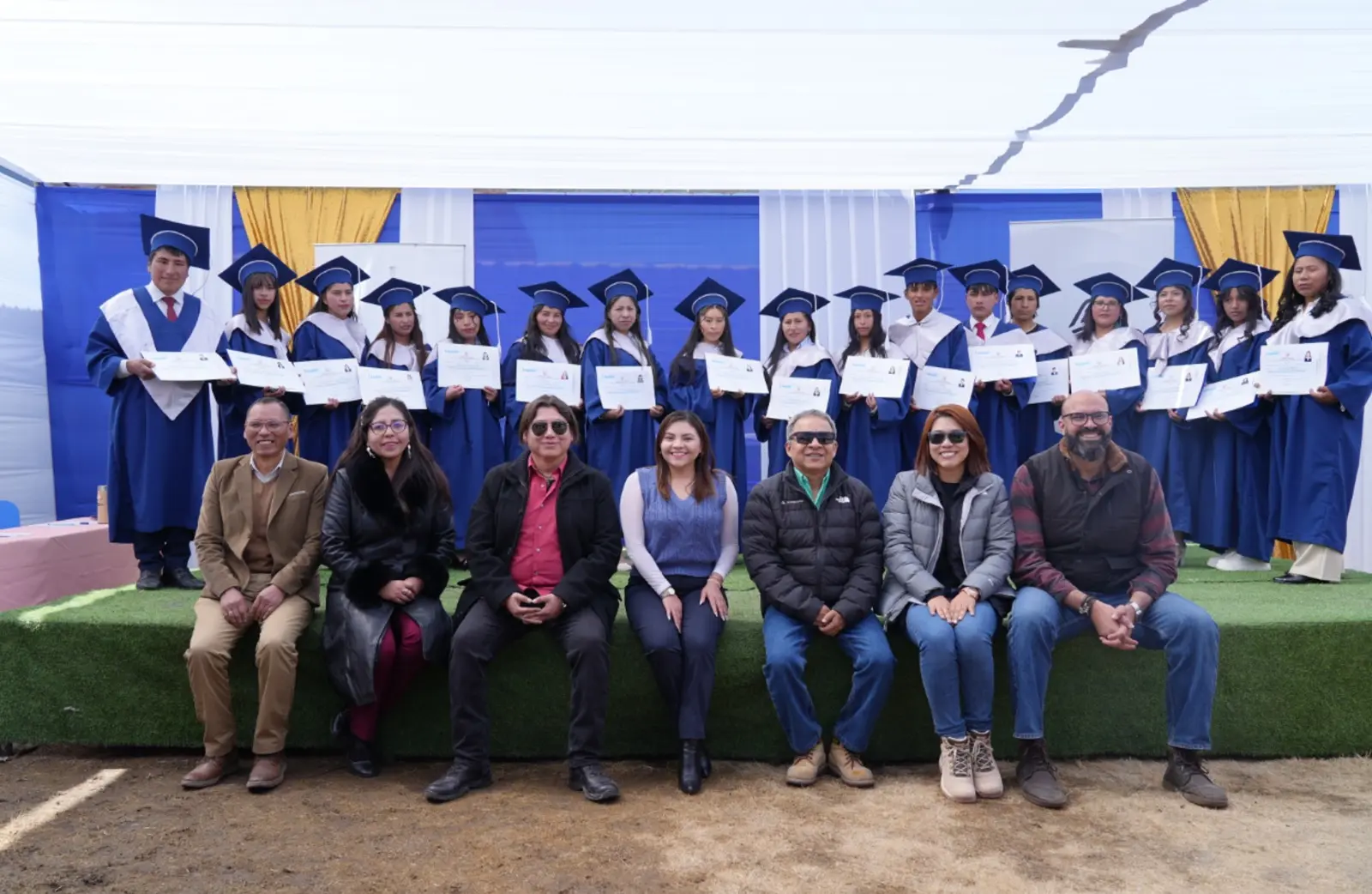 De las aulas al mundo laboral: 54 personas culminan formación técnica en Espinar