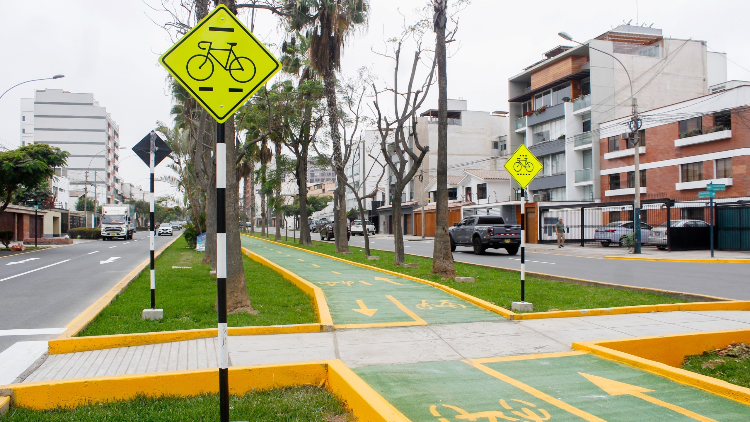 Municipalidad de Surco concluyó construcción de ciclovía de 2.5 kilómetros en la avenida Velasco Astete