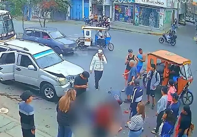 Santa Anita: buscan a conductor que atropelló a comerciante y escapó corriendo