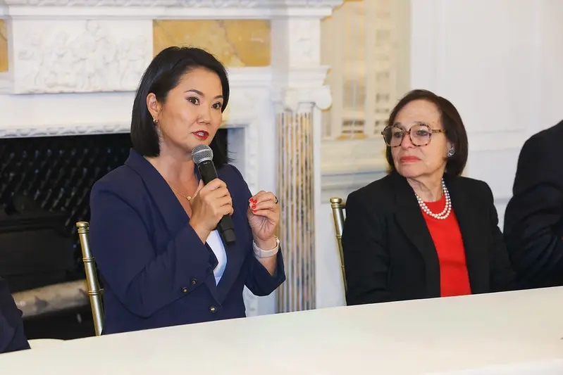 Keiko Fujimori participa en el cierre de la Bolsa de Nueva York