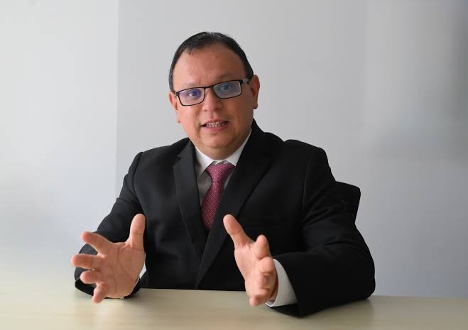 Marco Vinelli cuestiona “apresuramiento” en mociones de censura