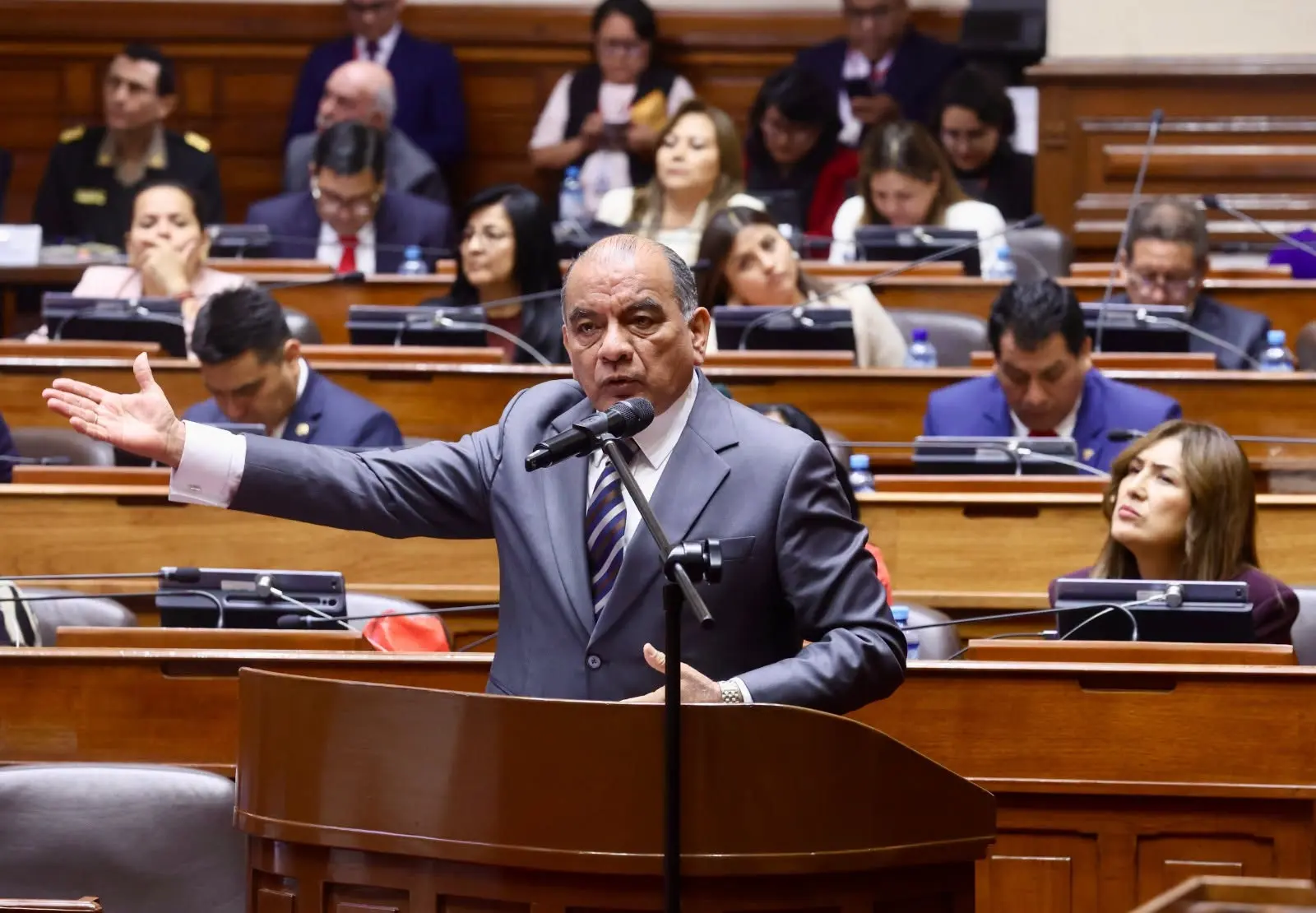 Astudillo presenta a Congreso estrategia contra el crimen