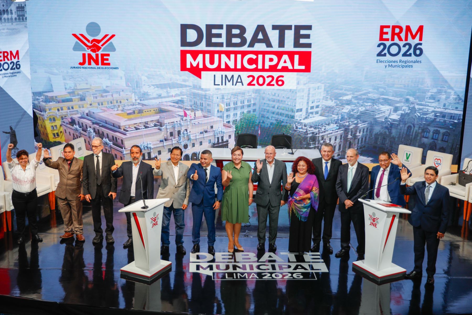 Promesas y puyazos en debate de candidatos a Municipalidad de Lima