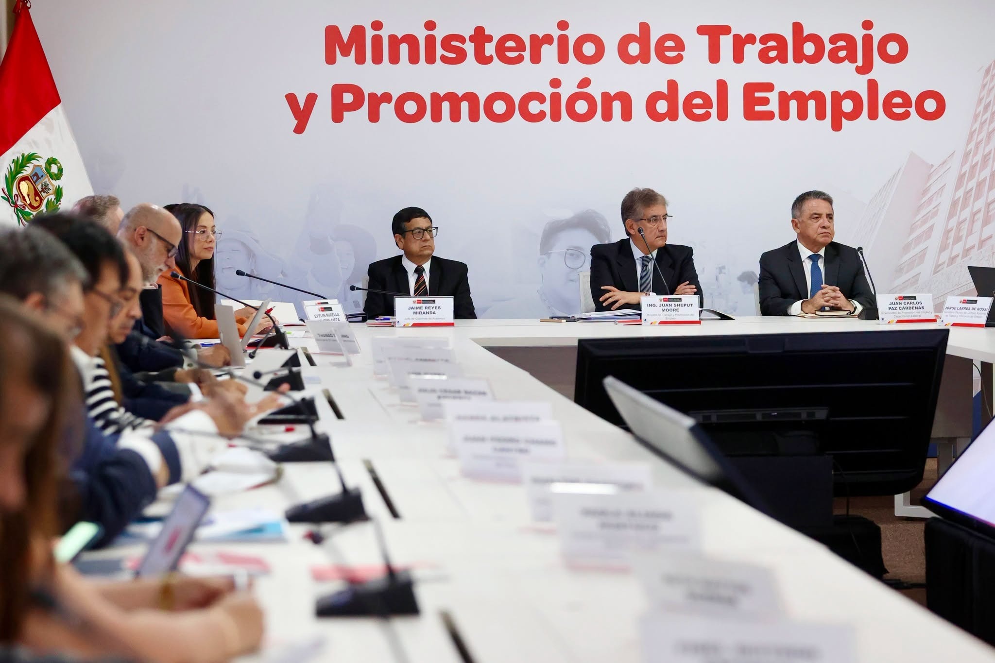 CNTPE logra acuerdo para subir sueldo mínimo a S/ 1,300