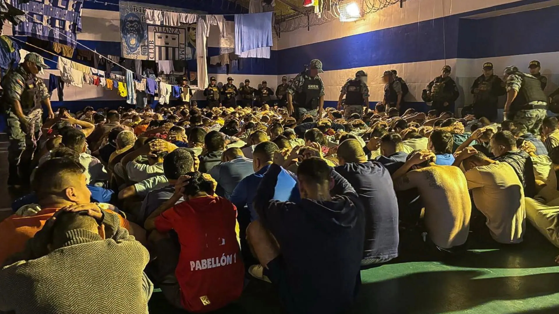 PNP y FFAA ejecutan requisa simultánea en 5 penales del país