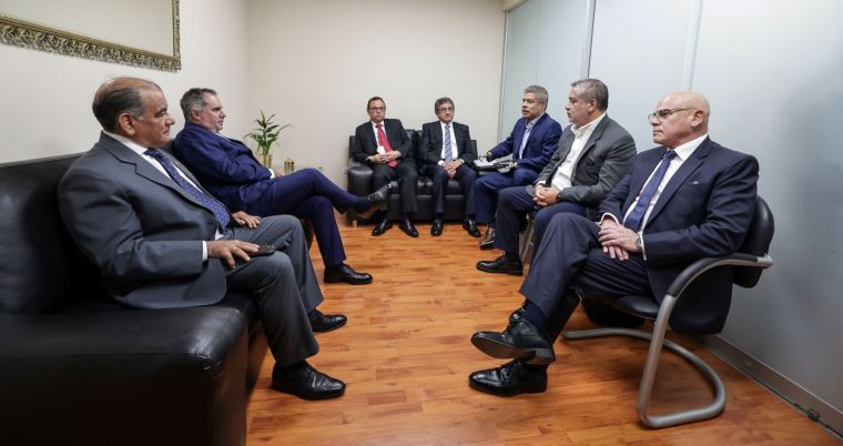 Galarreta resalta diálogo con bancadas mientras avanza debate sobre facultades legislativas