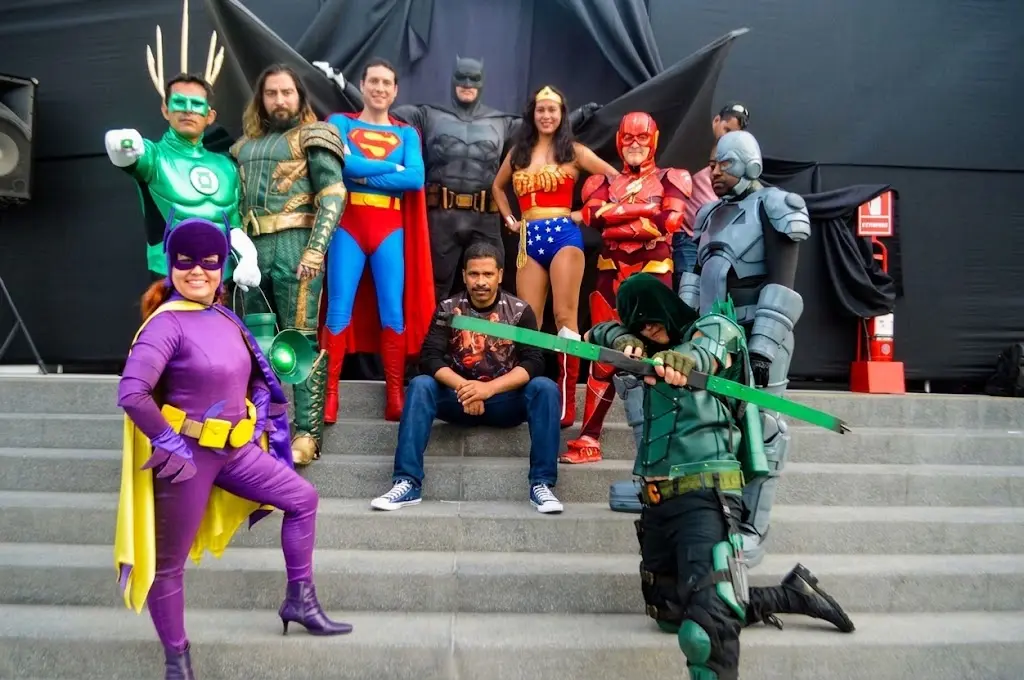 Lima se convierte en Gotham para celebrar los 84 años de batman