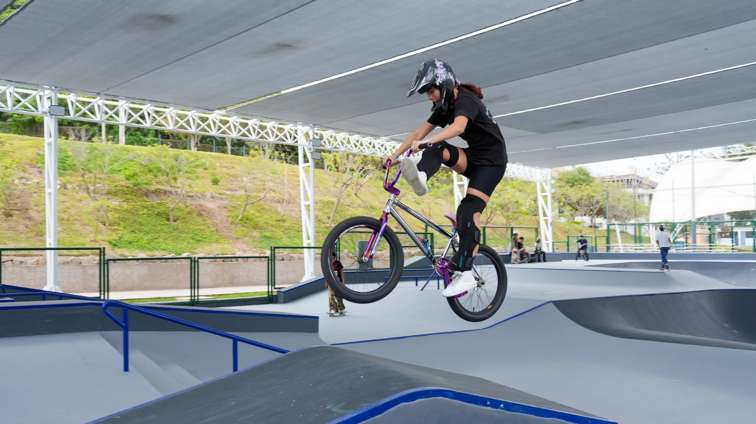 Skaters y riders de Surco ya disfrutan de renovado Skatepark Loma Amarilla