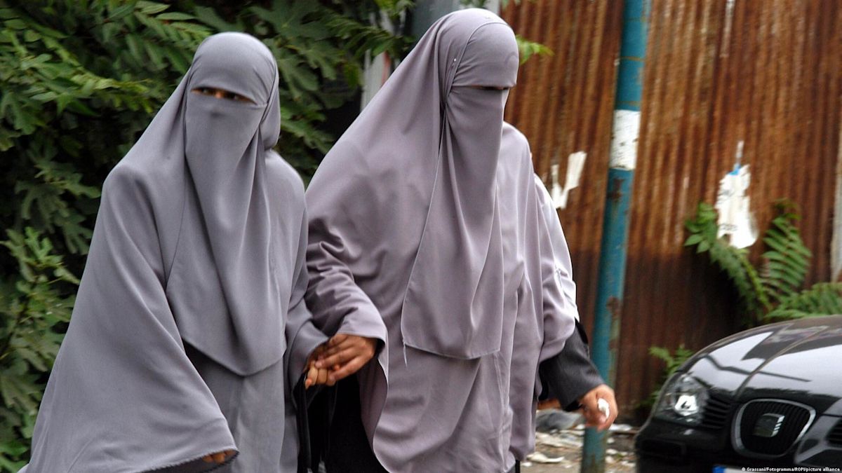 Ciudad española  prohíbe llevar burka
