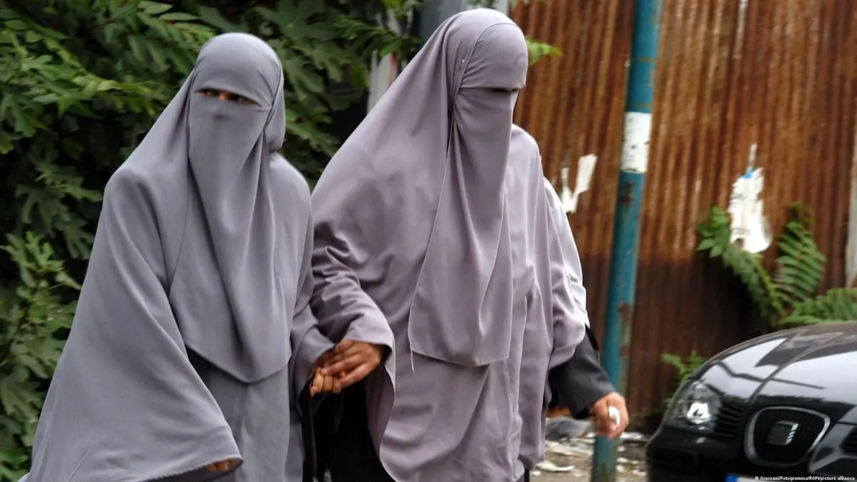 Ciudad española  prohíbe llevar burka