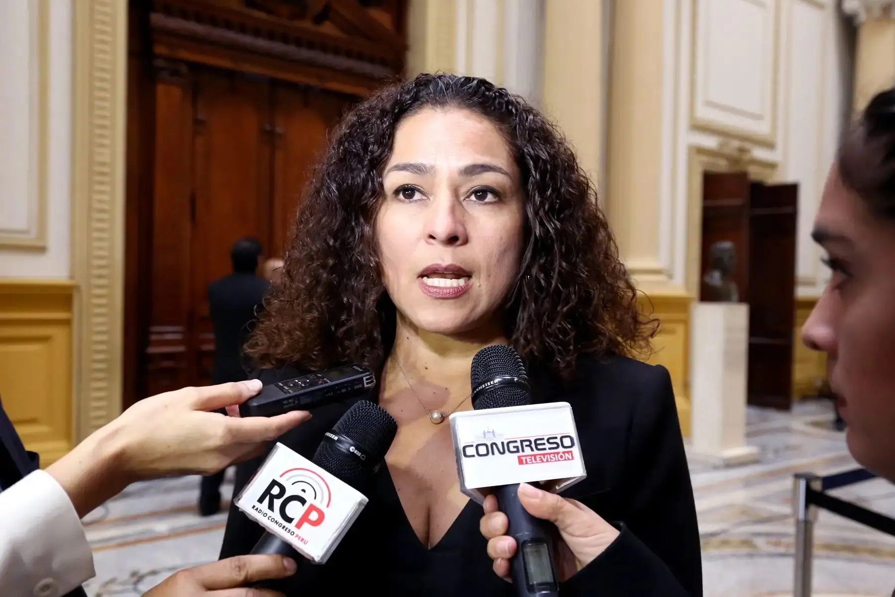 Cecilia Chacón pide acelerar debate sobre facultades ante inseguridad y riesgo por El Niño