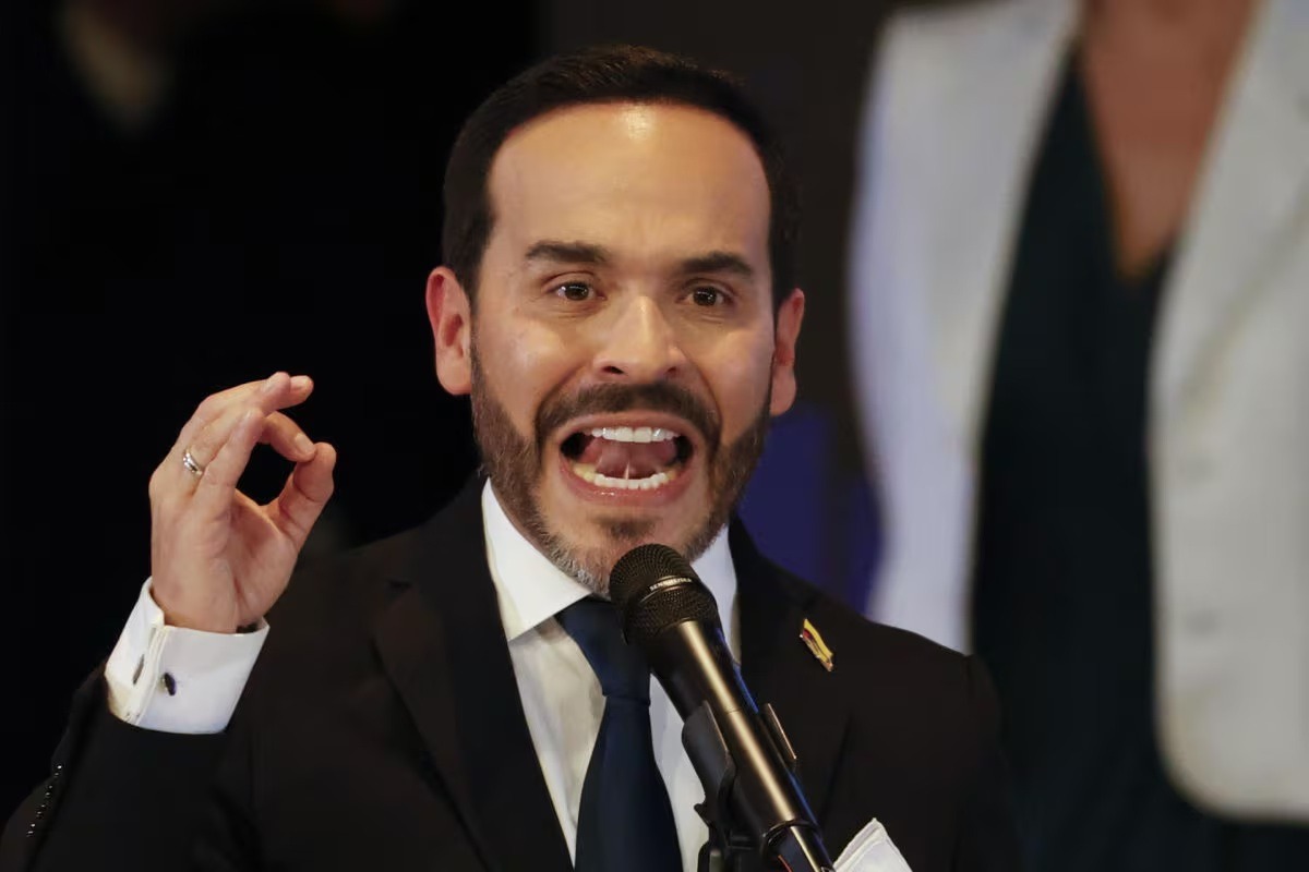 Juez ordena frenar bombardeos de Colombia si existen indicios de menores en grupos armados