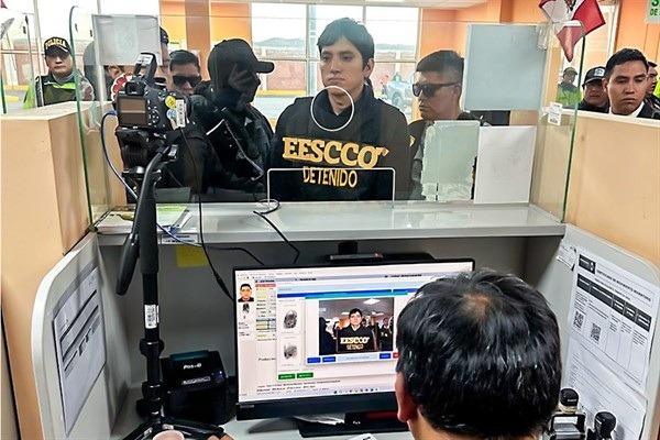 Jhonsson Smit Cruz Torres ya está en manos de la Policía peruana tras ser expulsado de Bolivia