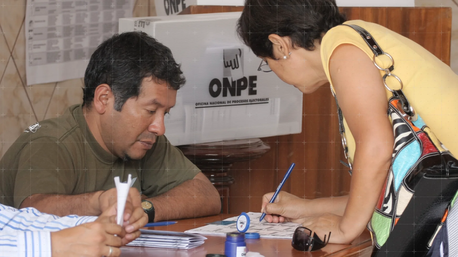 Elecciones 2026: queman material electoral durante conteo de votos en Huánuco