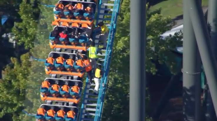 EE. UU.: un muerto y cuatro heridos tras accidente en montaña rusa de Six Flags