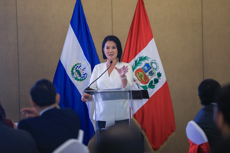 Keiko Fujimori invita a empresarios salvadoreños a invertir en Perú