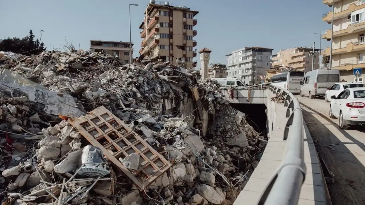 China: terremoto de magnitud 7 deja muertos y cientos de viviendas dañadas