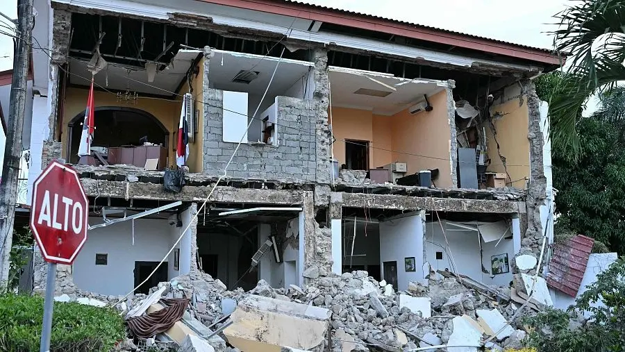 Terremoto de 7,7 sacude  Panamá y provoca daños  en edificios y carreteras