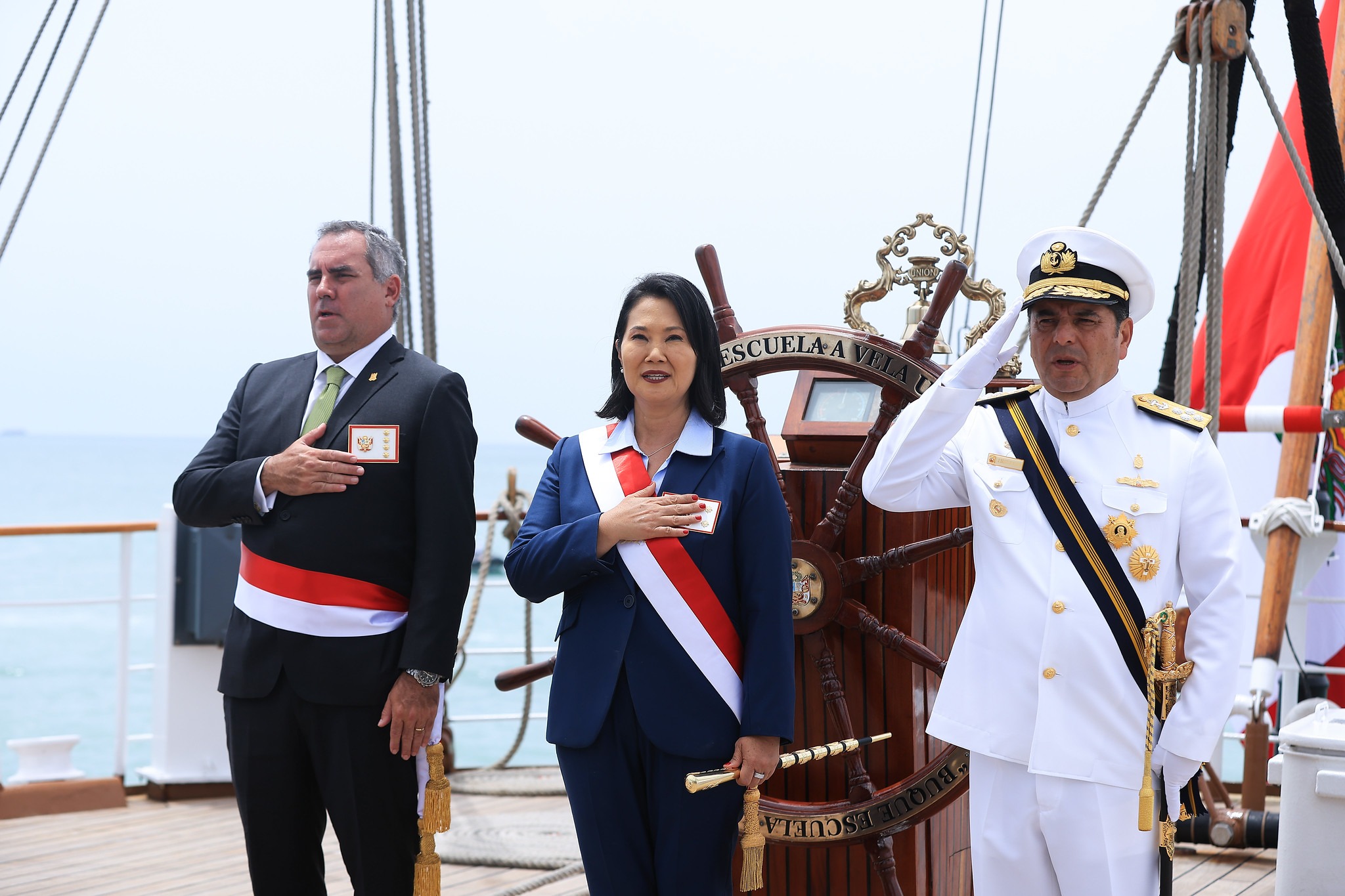 Presidenta Fujimori cuadra al Congreso
