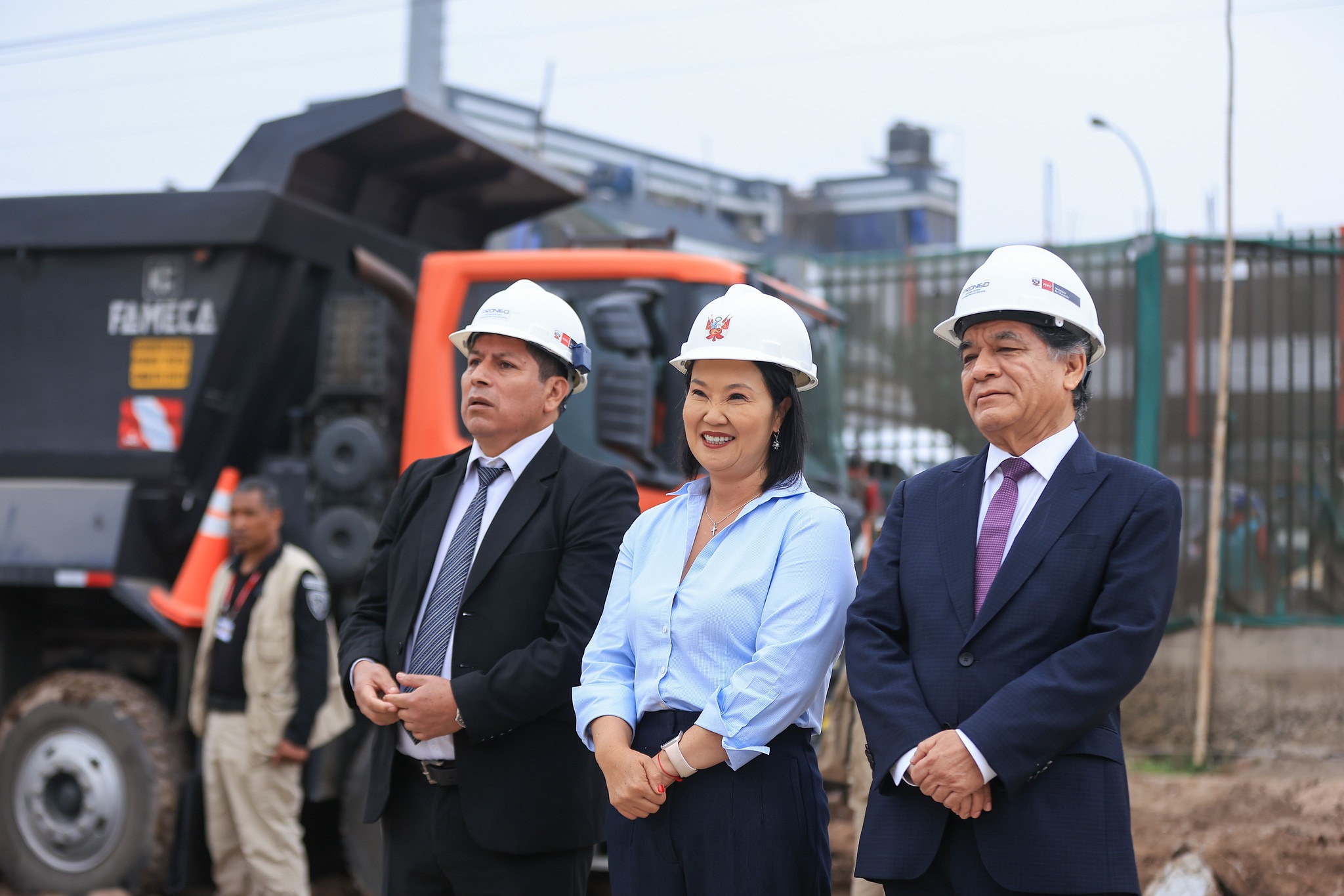 Keiko anuncia S/ 6,000 millones para construir colegios en Perú el 2027