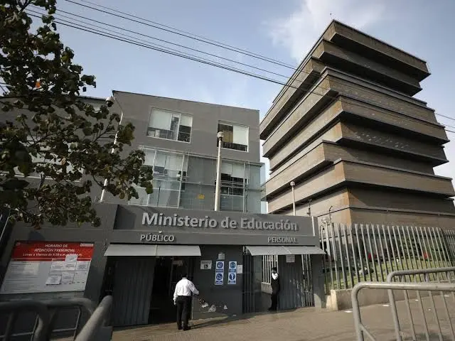 Minedu descontará sueldo a docentes que acaten paro y no dicten clases