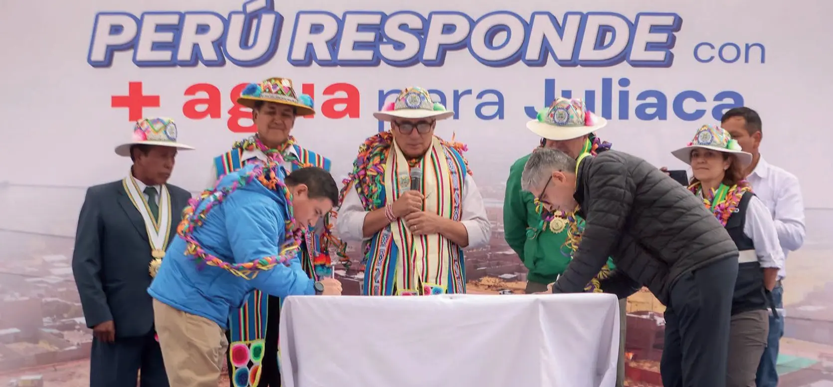 Juliaca: firman contrato para ejecutar Megaproyecto de Agua y Saneamiento tras 18 años de espera