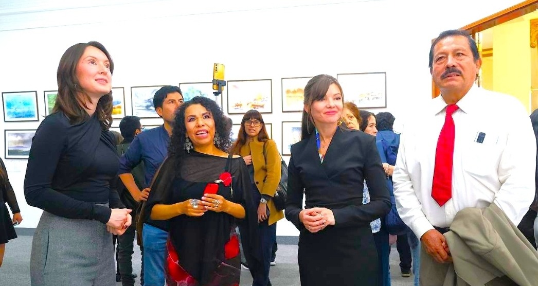 Exposición binacional itinerante convierte la acuarela y la poesía en puentes de diálogo cultural entre dos pueblos