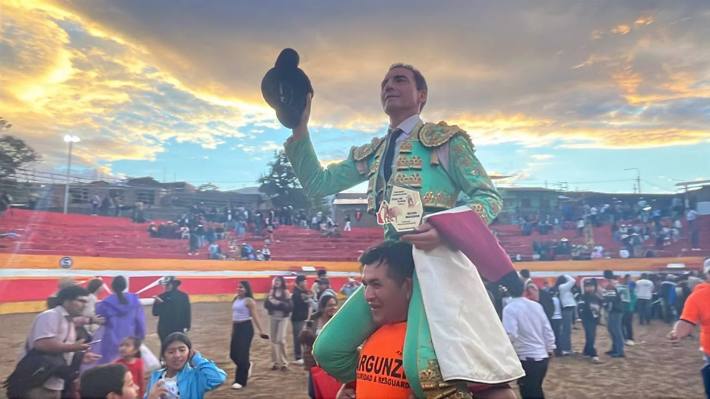 Santa Cruz una feria de menos a más: Chacón a hombros y dos toros de vuelta al ruedo