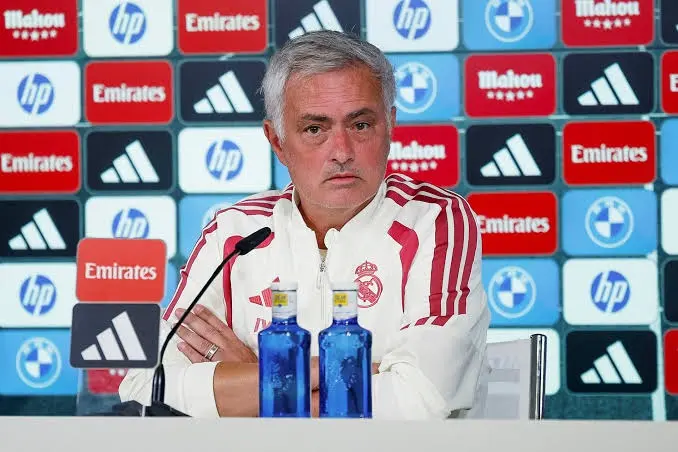 Mourinho lanza advertencia a jugadores del Real Madrid