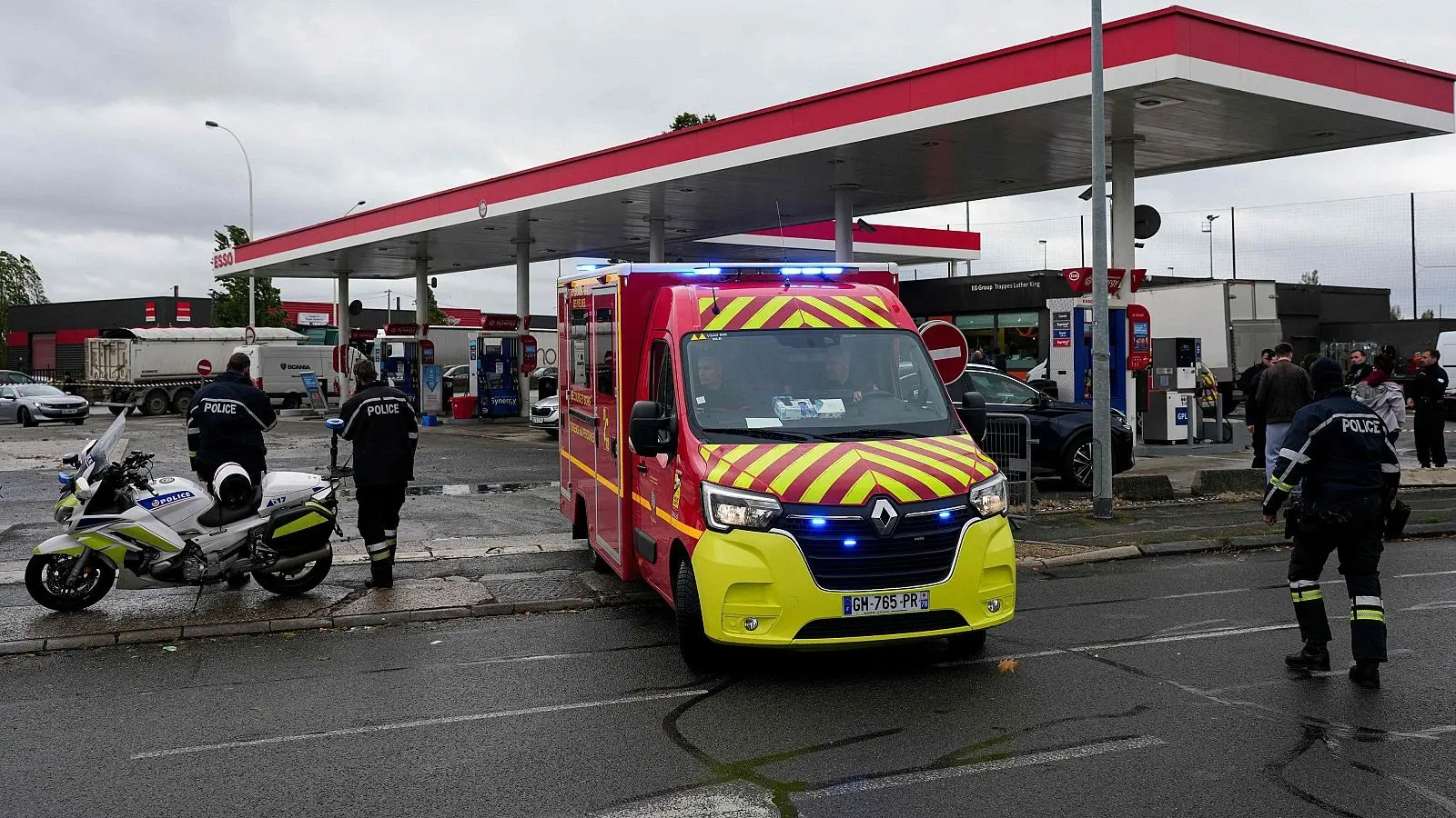 Ataque terrorista en París deja un muerto y 4 heridos