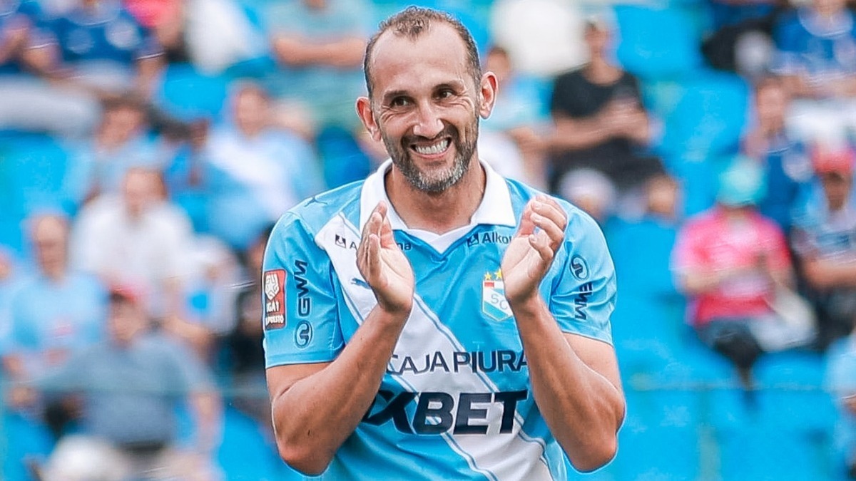 Hernán Barcos: “Nos quedan cinco finales”
