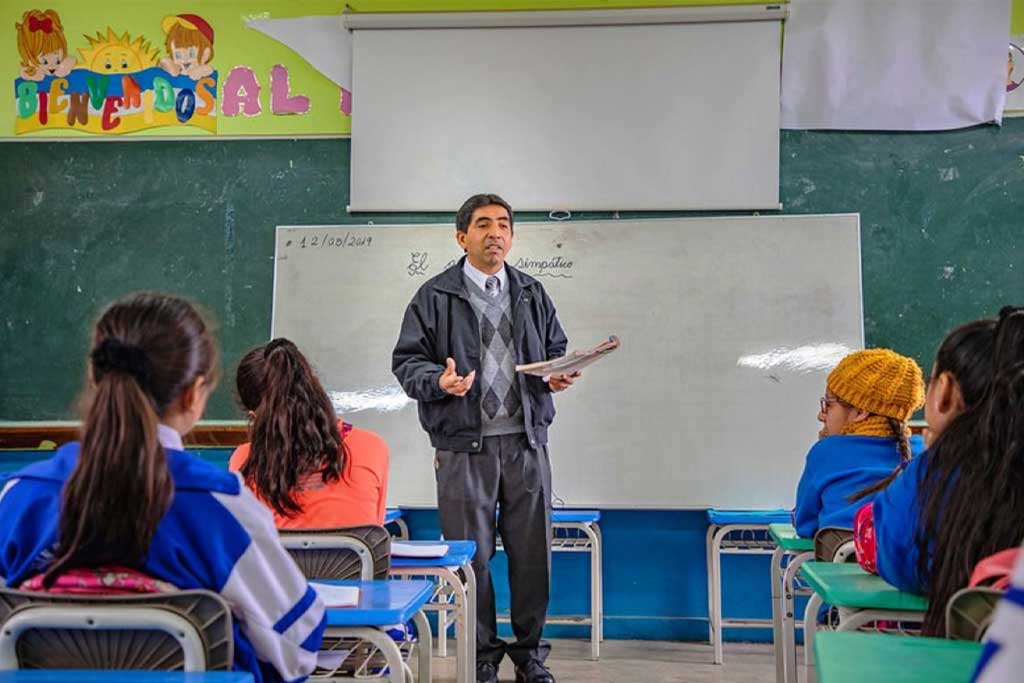 Colegio de Profesores respalda nuevas sanciones escolares y pide involucrar a los padres en la disciplina