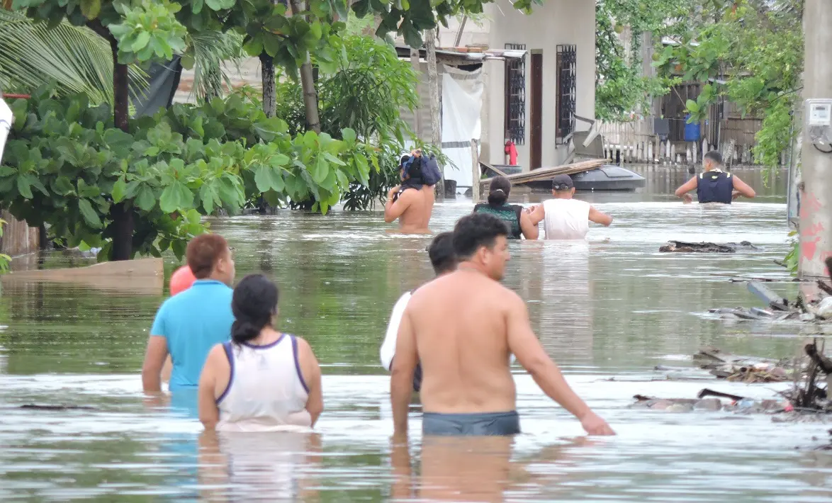 Inundaciones en Ecuador dejan más de 30 mil afectados y tres fallecidos por el fenómeno El Niño