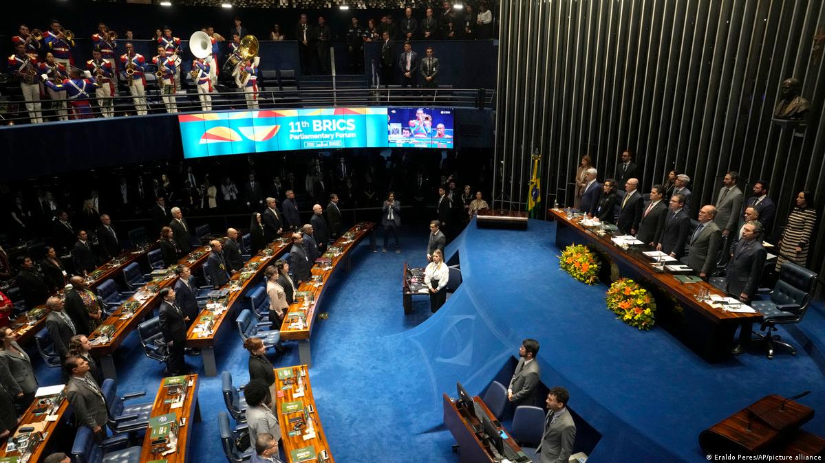 Senado de Brasil aprueba reducir la jornada laboral a 40 horas semanales y garantiza dos días de descanso